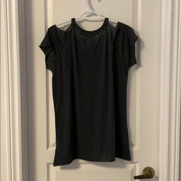 T-shirt with shoulder cut-out - Picture 2 of 3